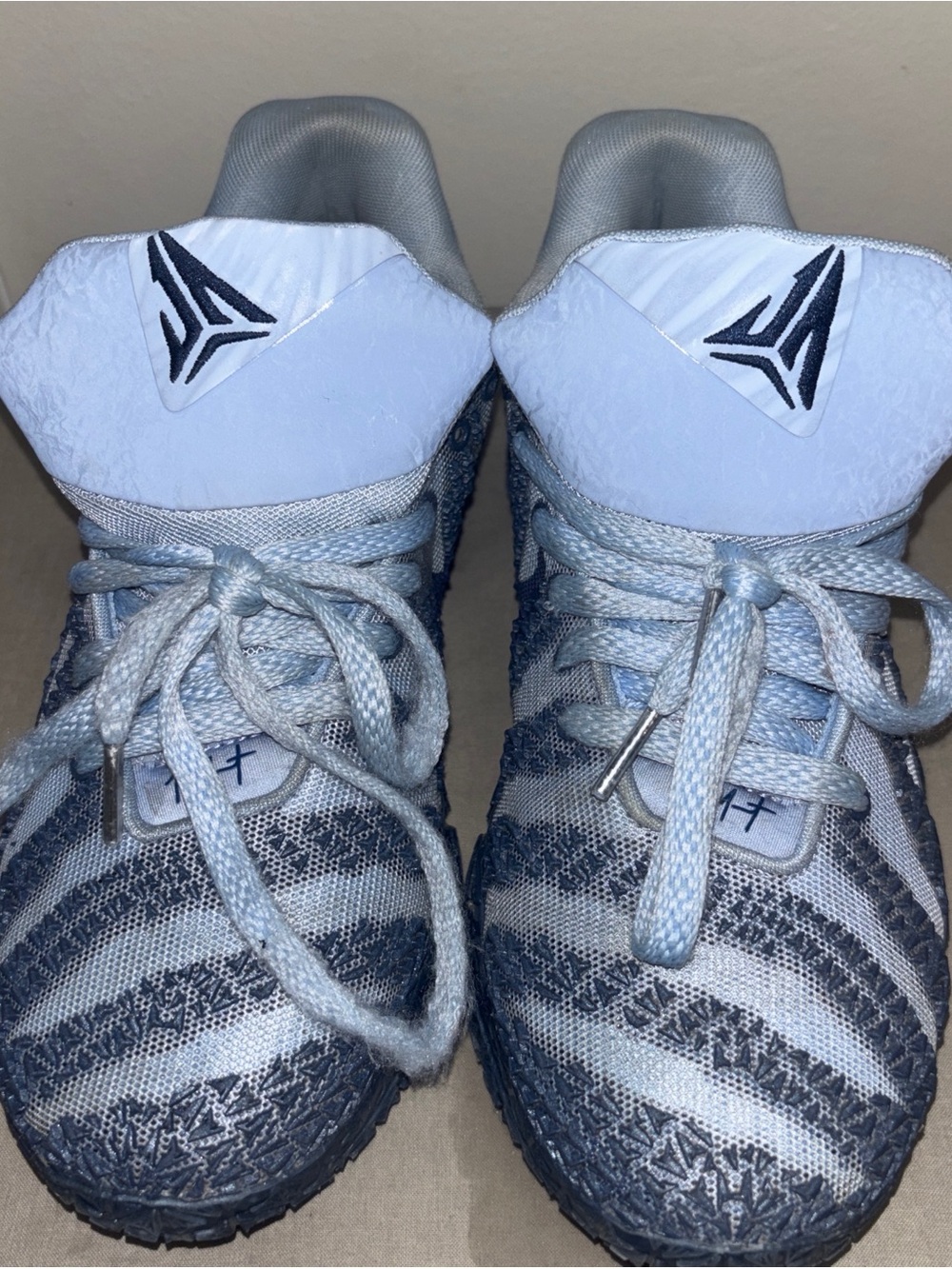 Nike Women's Light Blue and Gray Knit Athletic Sneakers
